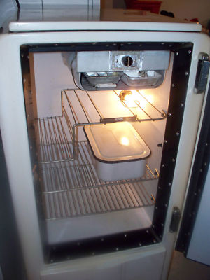 1937_ge_refrigerator02.jpg